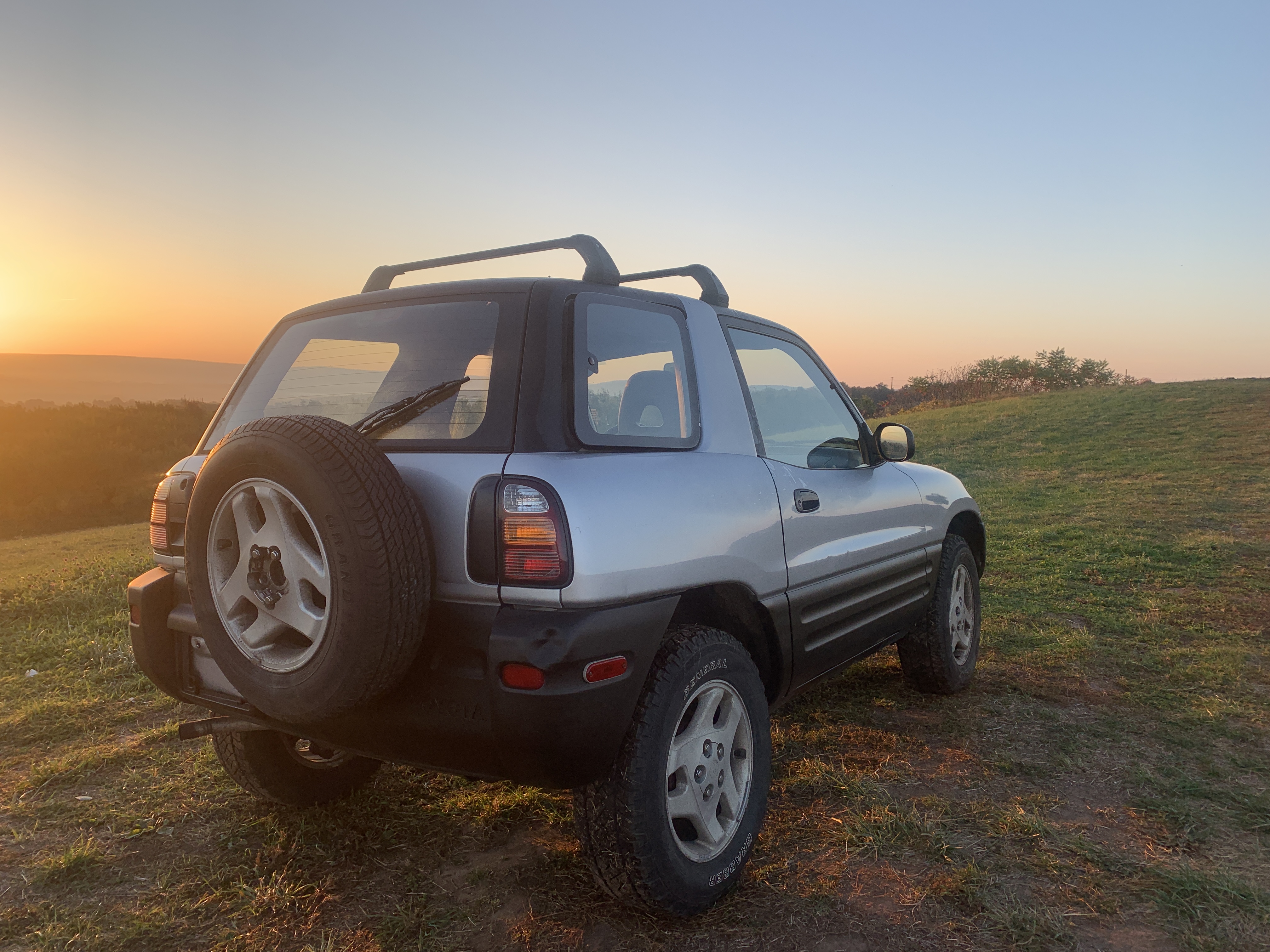 1998 Toyota RAV4 2 Door AWD — photo 93